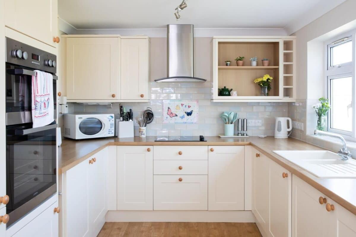 Seaside Detached 4Bd Home Nr Shops Parking Garden West Wittering Exterior photo